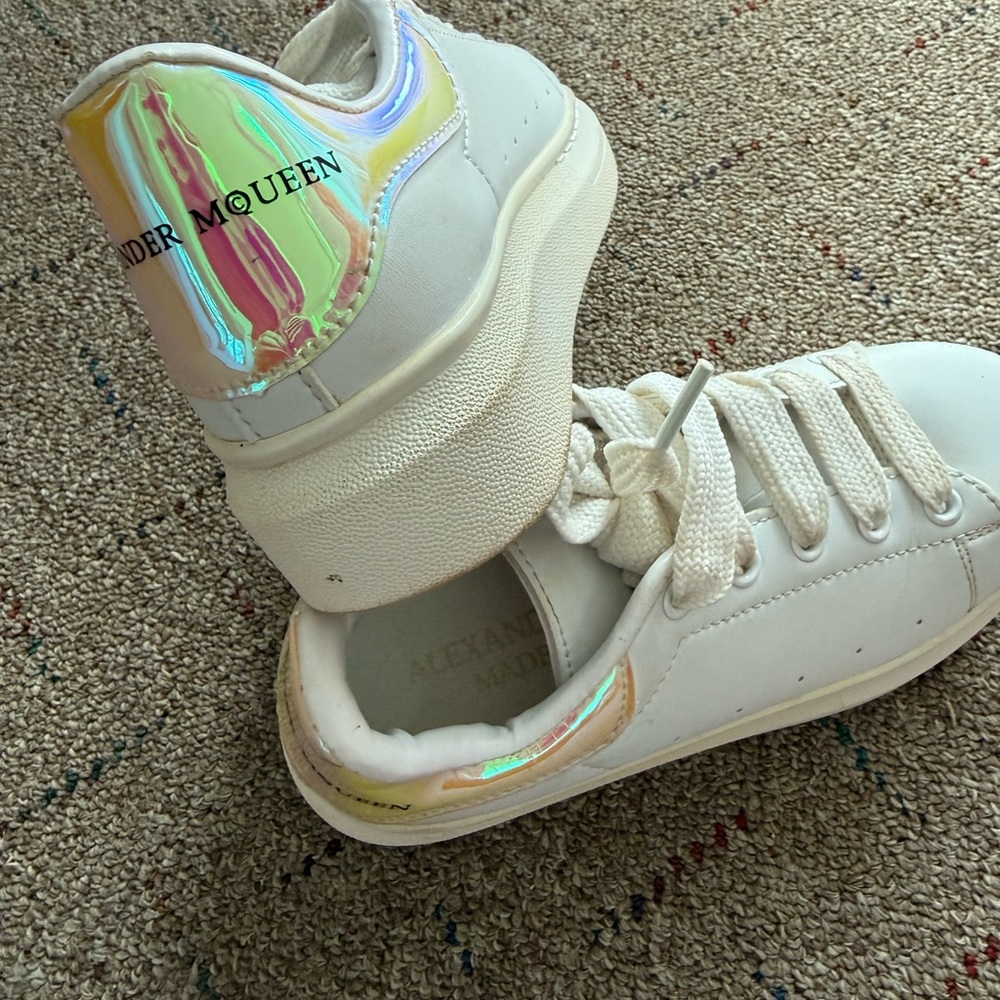 Alexander McQueen kid’s white leather sneakers with iridescent heel tab size 1